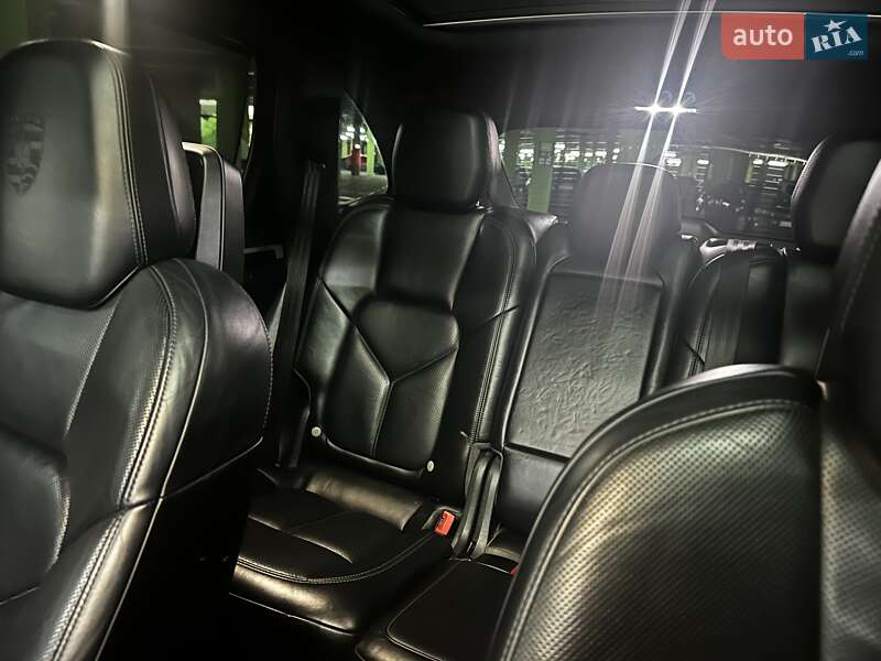 Позашляховик / Кросовер Porsche Cayenne 2015 в Києві