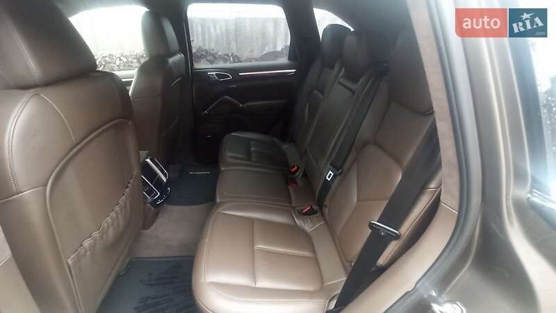 Внедорожник / Кроссовер Porsche Cayenne 2012 в Харькове