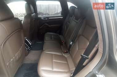 Внедорожник / Кроссовер Porsche Cayenne 2012 в 