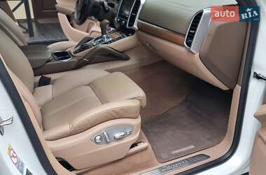 Внедорожник / Кроссовер Porsche Cayenne 2013 в 
