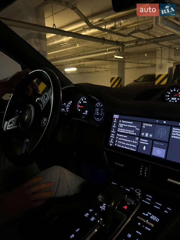 Внедорожник / Кроссовер Porsche Cayenne 2021 в Киеве