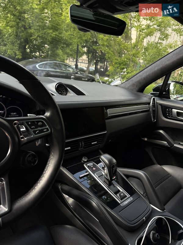 Внедорожник / Кроссовер Porsche Cayenne 2021 в Киеве