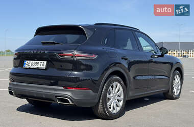 Внедорожник / Кроссовер Porsche Cayenne 2017 в 