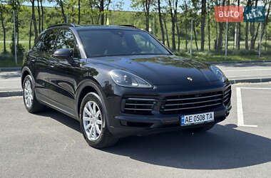Внедорожник / Кроссовер Porsche Cayenne 2017 в 