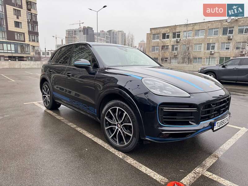 Внедорожник / Кроссовер Porsche Cayenne 2019 в Киеве