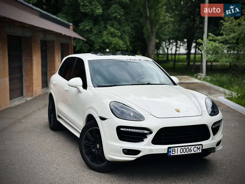 Внедорожник / Кроссовер Porsche Cayenne 2011 в 