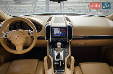 Внедорожник / Кроссовер Porsche Cayenne 2011 в 
