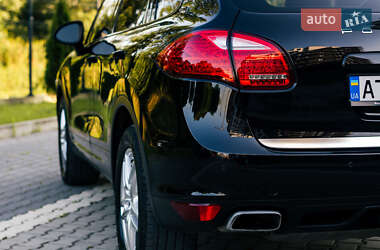 Позашляховик / Кросовер Porsche Cayenne 2012 в 