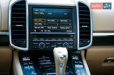 Позашляховик / Кросовер Porsche Cayenne 2012 в 