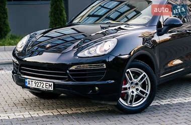 Позашляховик / Кросовер Porsche Cayenne 2012 в 
