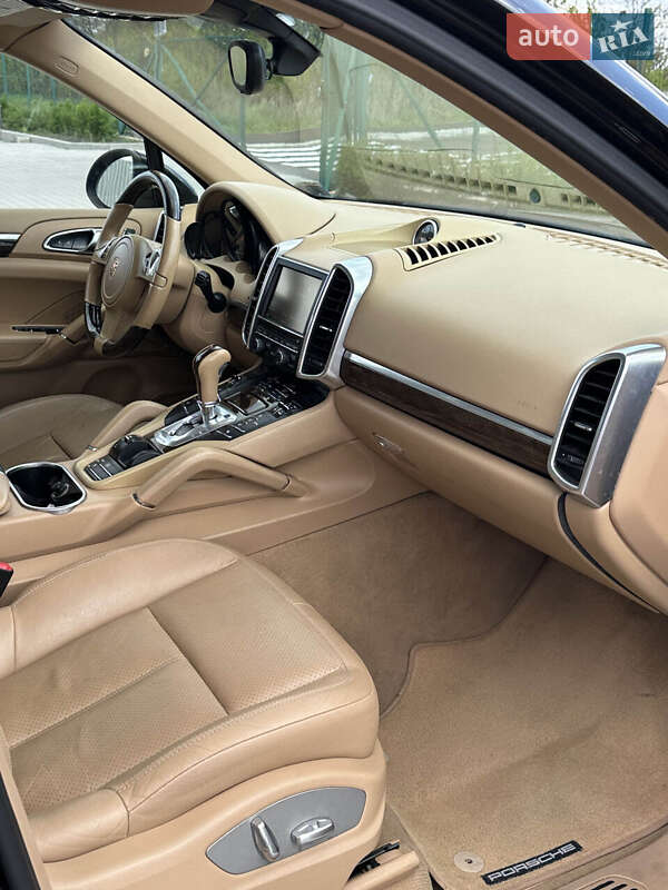 Внедорожник / Кроссовер Porsche Cayenne 2014 в Белогородке