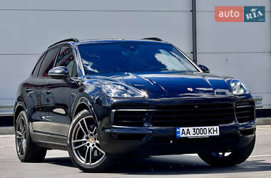 Внедорожник / Кроссовер Porsche Cayenne 2017 в Киеве
