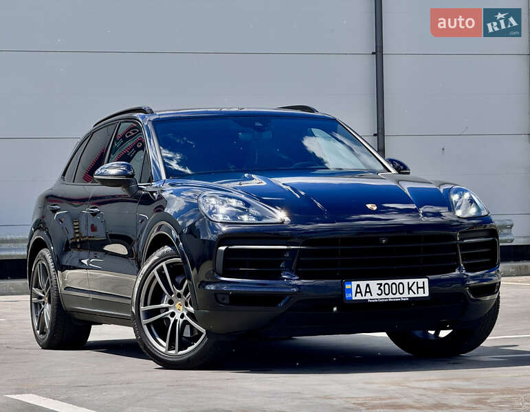 Внедорожник / Кроссовер Porsche Cayenne 2017 в 