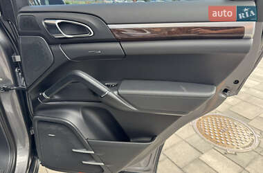 Внедорожник / Кроссовер Porsche Cayenne 2012 в 