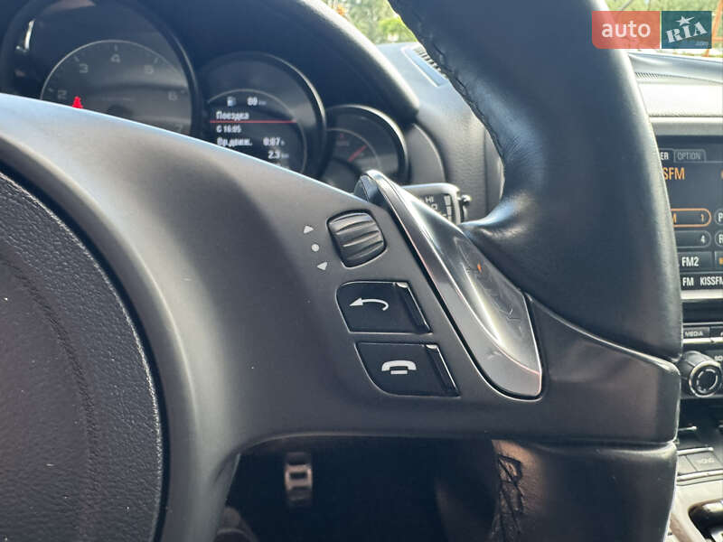 Внедорожник / Кроссовер Porsche Cayenne 2012 в Киеве