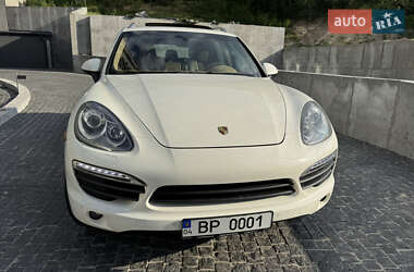 Внедорожник / Кроссовер Porsche Cayenne 2011 в 