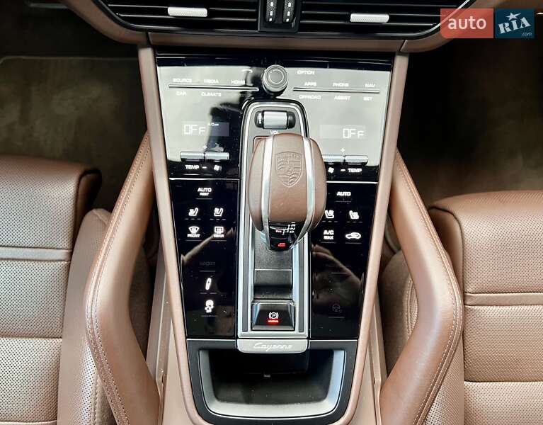 Внедорожник / Кроссовер Porsche Cayenne 2022 в Киеве