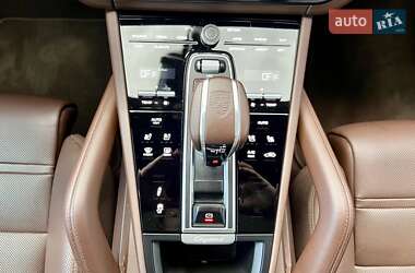 Внедорожник / Кроссовер Porsche Cayenne 2022 в 