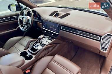 Внедорожник / Кроссовер Porsche Cayenne 2022 в 