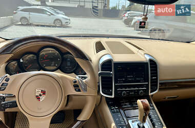 Позашляховик / Кросовер Porsche Cayenne 2011 в 
