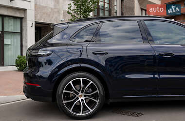 Внедорожник / Кроссовер Porsche Cayenne 2019 в 