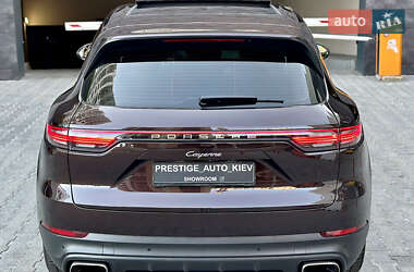Внедорожник / Кроссовер Porsche Cayenne 2018 в 