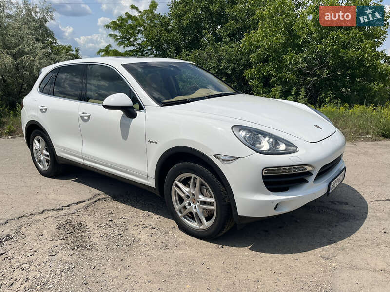Внедорожник / Кроссовер Porsche Cayenne 2013 в 