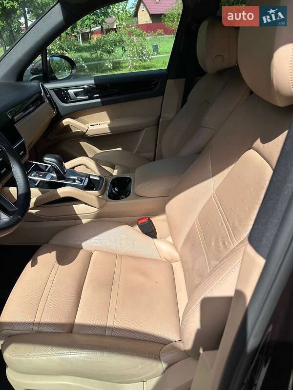 Внедорожник / Кроссовер Porsche Cayenne 2018 в Киеве
