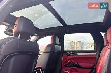 Внедорожник / Кроссовер Porsche Cayenne 2016 в 