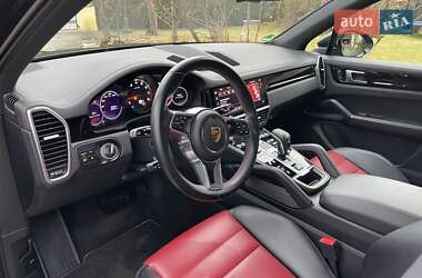 Внедорожник / Кроссовер Porsche Cayenne 2022 в 