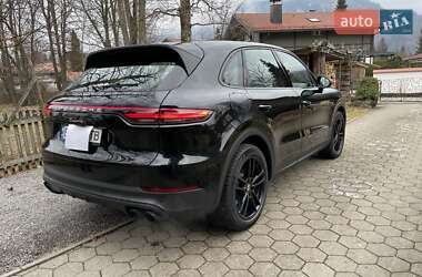Внедорожник / Кроссовер Porsche Cayenne 2022 в 