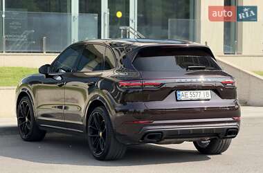 Внедорожник / Кроссовер Porsche Cayenne 2021 в 