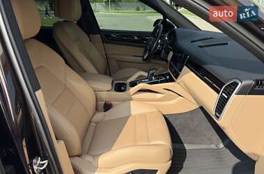 Внедорожник / Кроссовер Porsche Cayenne 2021 в 