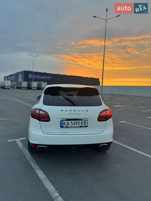 Позашляховик / Кросовер Porsche Cayenne 2011 в Львові