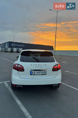 Внедорожник / Кроссовер Porsche Cayenne 2011 в 