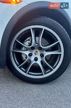 Внедорожник / Кроссовер Porsche Cayenne 2011 в 