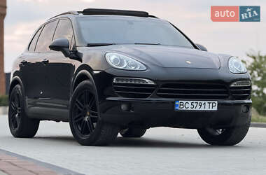 Внедорожник / Кроссовер Porsche Cayenne 2012 в 