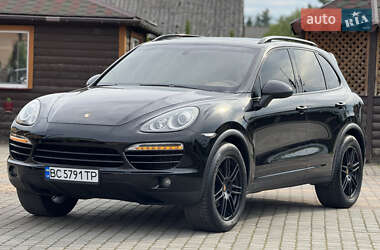 Внедорожник / Кроссовер Porsche Cayenne 2012 в 
