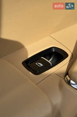 Внедорожник / Кроссовер Porsche Cayenne 2012 в 