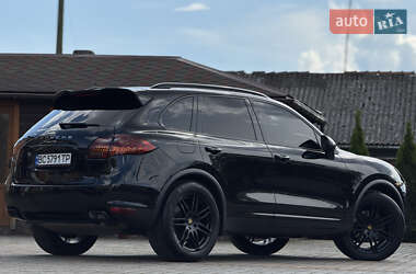 Внедорожник / Кроссовер Porsche Cayenne 2012 в 