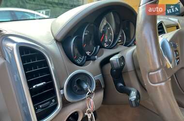 Внедорожник / Кроссовер Porsche Cayenne 2012 в 