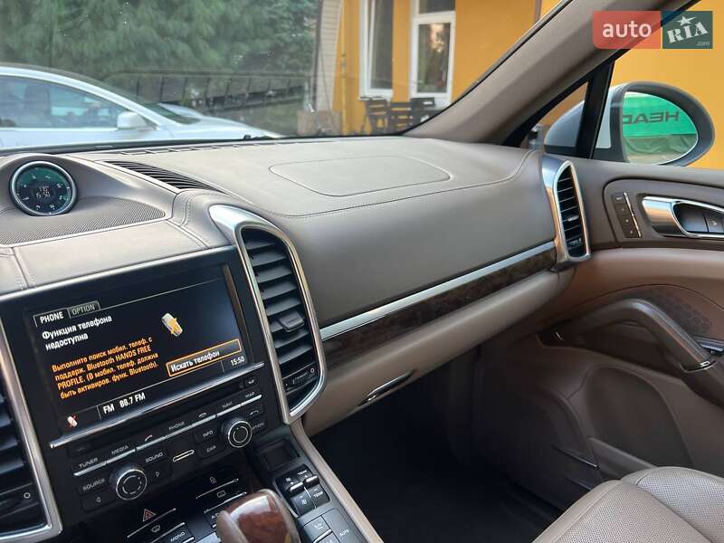 Внедорожник / Кроссовер Porsche Cayenne 2012 в Луцке