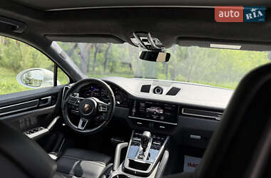Позашляховик / Кросовер Porsche Cayenne 2019 в 