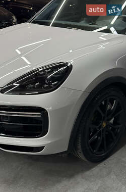 Внедорожник / Кроссовер Porsche Cayenne 2019 в 