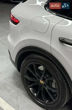 Внедорожник / Кроссовер Porsche Cayenne 2019 в 