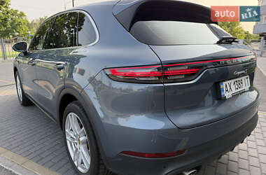 Внедорожник / Кроссовер Porsche Cayenne 2018 в 