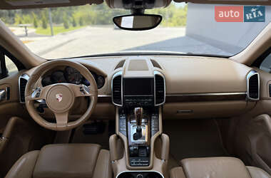 Внедорожник / Кроссовер Porsche Cayenne 2010 в 