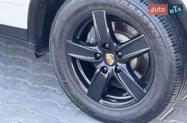 Внедорожник / Кроссовер Porsche Cayenne 2010 в 