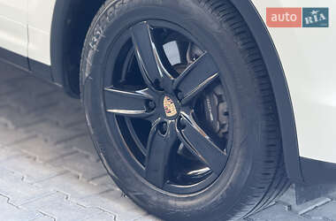 Внедорожник / Кроссовер Porsche Cayenne 2010 в 