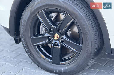 Внедорожник / Кроссовер Porsche Cayenne 2010 в 